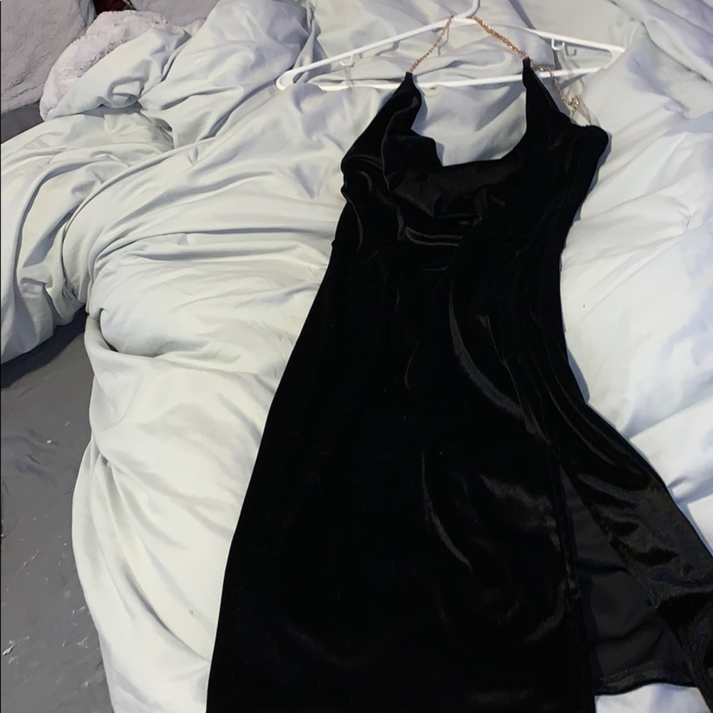 Fashion nova dress. I don’t like how it fits me.